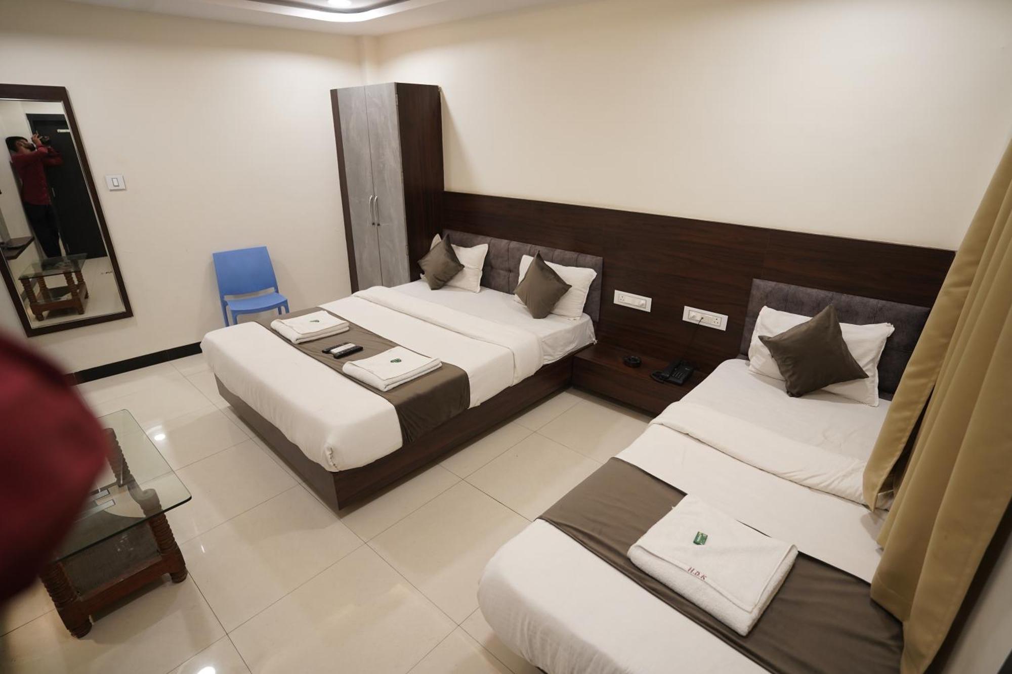 Hotel Dev Kripa Ujjain Exterior foto